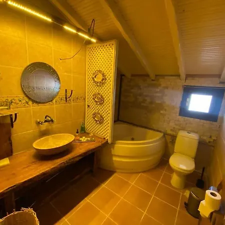 Villa With Detached Pool Overlooking Sapanca